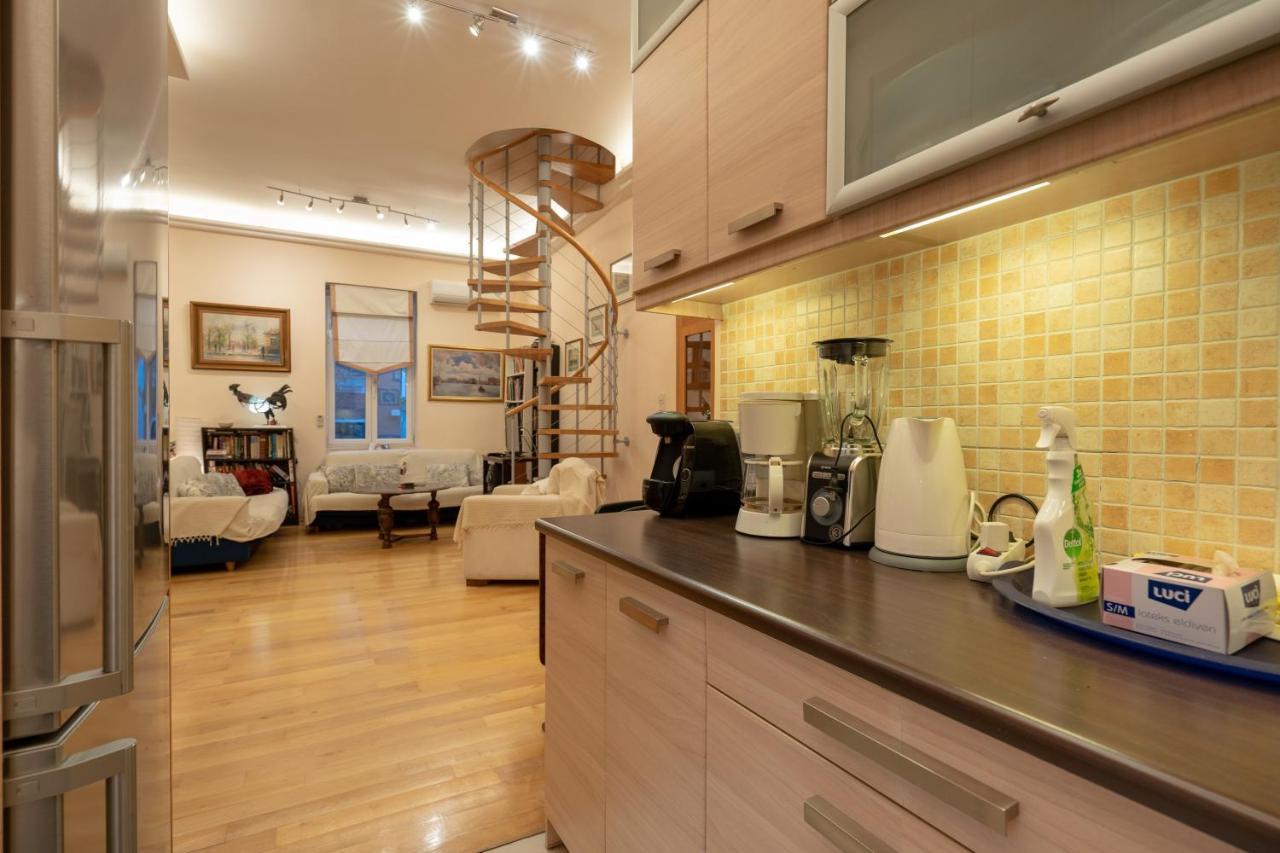 Acropolis Metro St.3 Bedrοοms 6 Persons Maisonette Athena Bagian luar foto