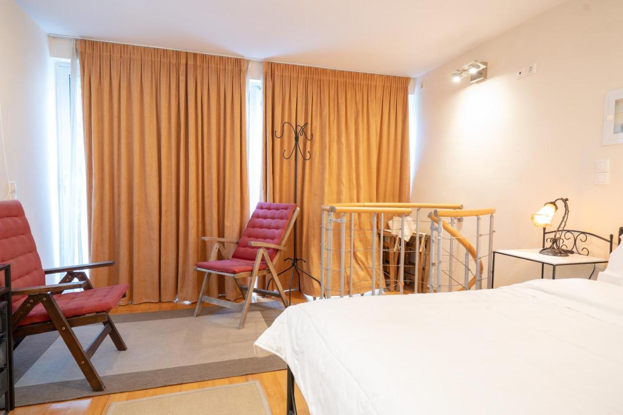Acropolis Metro St.3 Bedrοοms 6 Persons Maisonette Athena Bagian luar foto
