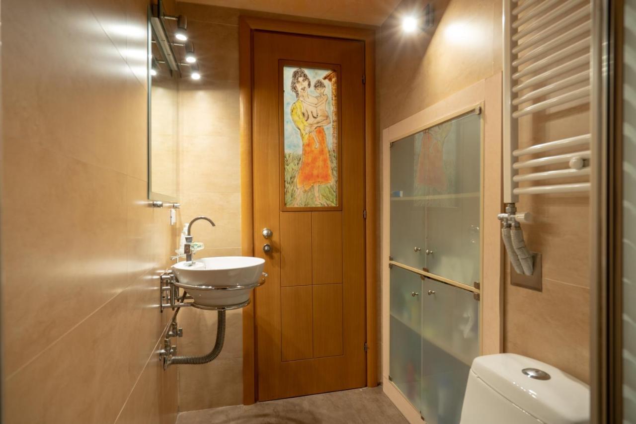 Acropolis Metro St.3 Bedrοοms 6 Persons Maisonette Athena Bagian luar foto