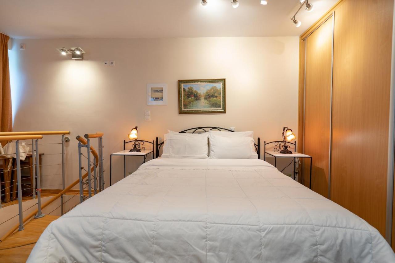 Acropolis Metro St.3 Bedrοοms 6 Persons Maisonette Athena Bagian luar foto